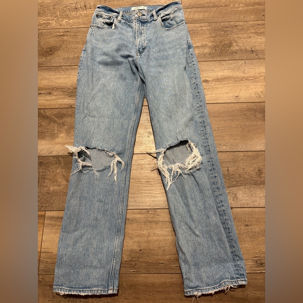 Abercrombie & Fitch The 90s Straight Ultra High Rise Light Blue Distressed Jeans
